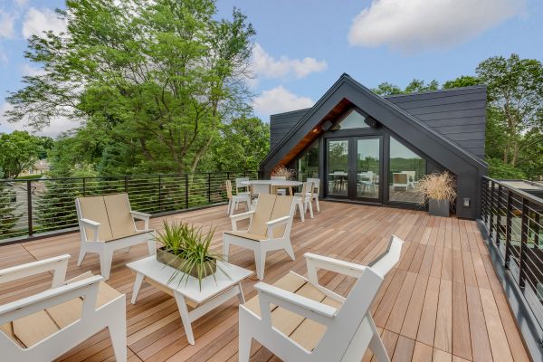 Deck Construction in Niles